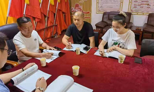 不忘初心，牢記黨恩。山東魯野鋼結構工程有限公司黨支部，開黨會感黨恩，重溫入黨誓言